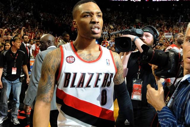 湖三崩再现！杜兰特复出太阳大胜湖人止5连败